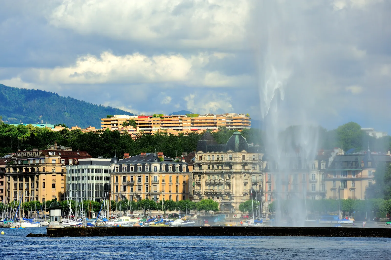 Attique avec vue — Genève Centre